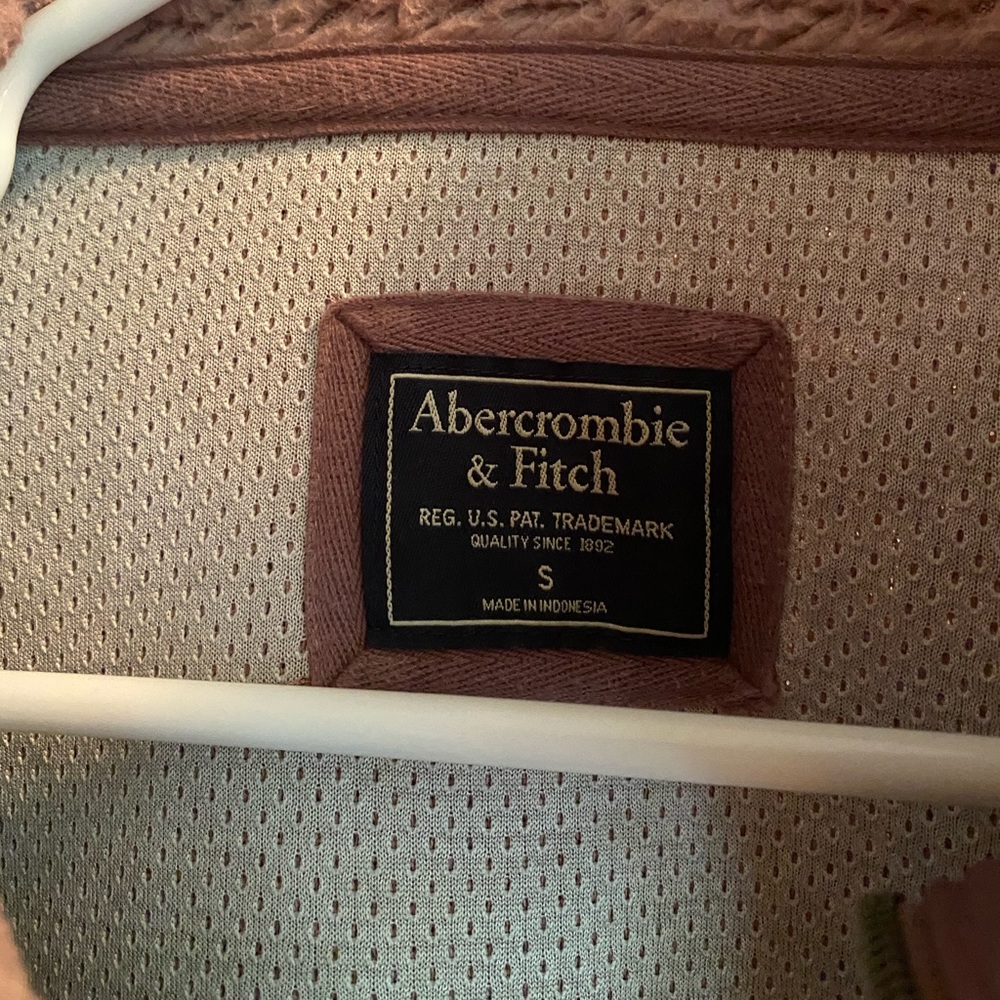 Abercrombie & Fitch mauve Sherpa jacket small - Picture 2 of 6